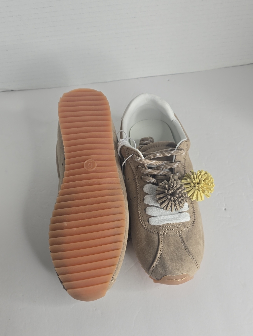 Women's JoJo Sneaker Universal Threads Size 6 - Picture 8 of 9